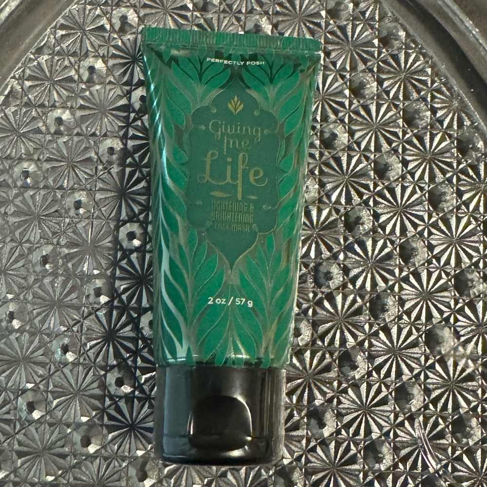 Perfectly Posh Giving Me Life Green Face Mask